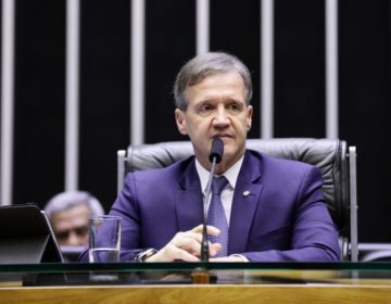 Projeto fixa prazo de validade de um ano para certidões de nascimento e casamento