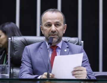 Projeto isenta consumidor de pagar por luz, água e esgoto durante emergência sanitária