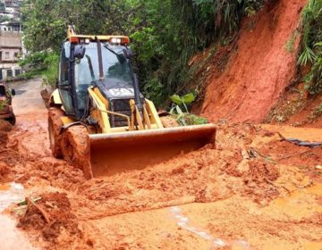 Servidores da Prefeitura atuam em locais atingidos pela chuva