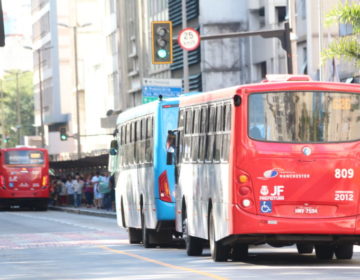 Projeto obriga ônibus a parar em qualquer lugar quando solicitado por pessoas com deficiência