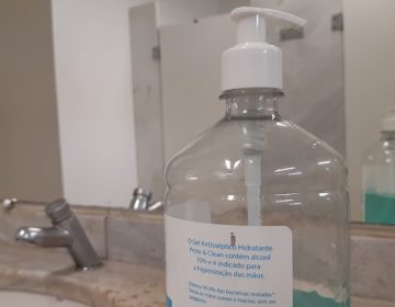 Senado deve votar projeto que permite venda de álcool a 70% em embalagens maiores