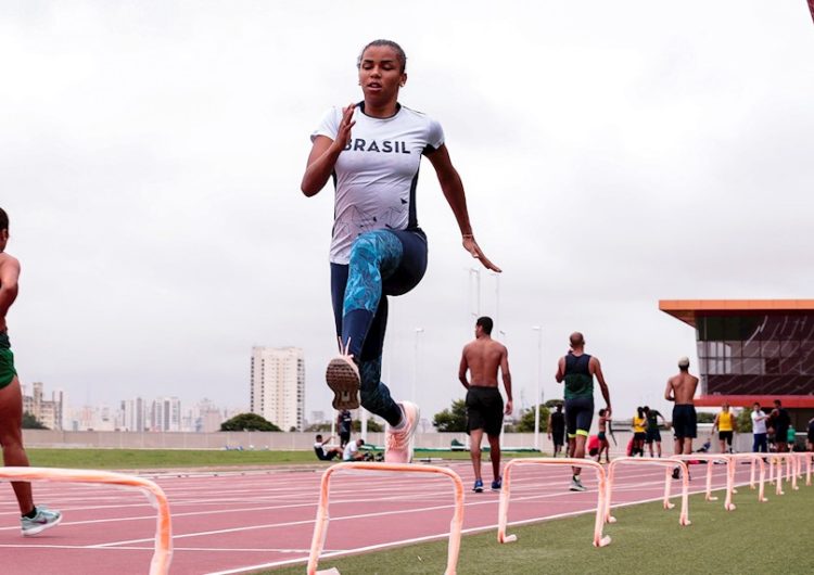 Atletas realizam treino intensivo de atletismo no Centro de Treinamento Paralímpico