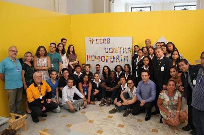 Casal de lésbicas denuncia homofobia no CCBB Rio