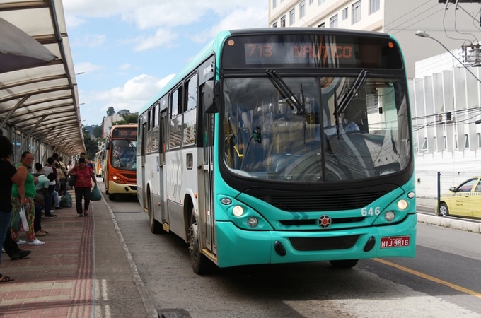 Moradores do Náutico reclamam falta de ônibus e pedem aumento da frota