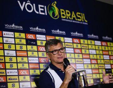 Bernardinho deixa a seleção de vôlei depois de 16 anos e Renan Dal Zotto assume desafio