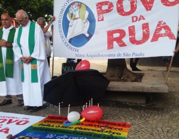 Ato na capital paulista pede fim da violência contra população de rua e LGBT