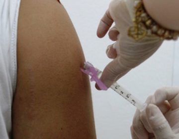 Secretaria de Saúde reforça importância da atualização do cartão de vacinas