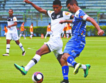 Aílton acerta time para o jogo contra a Caldense, na segunda