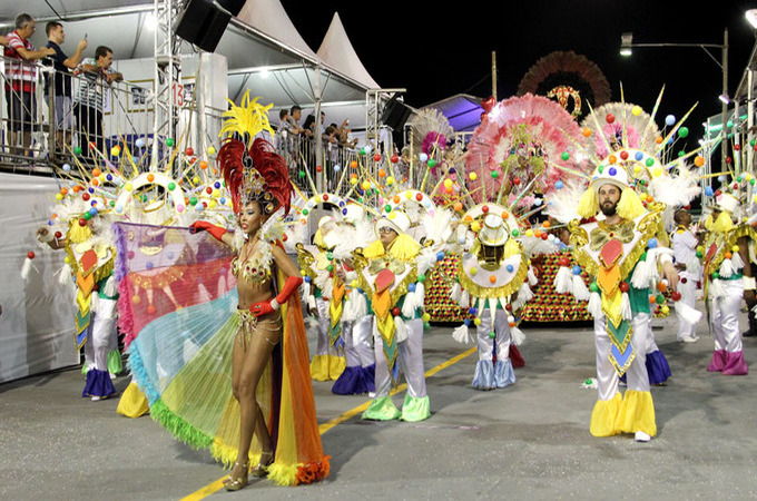 Carnaval 2017: Cerca de cem mil pessoas prestigiaram a folia em JF