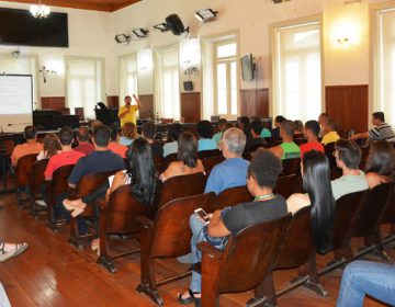 Os perigos da internet são debatidos durante palestra na Câmara