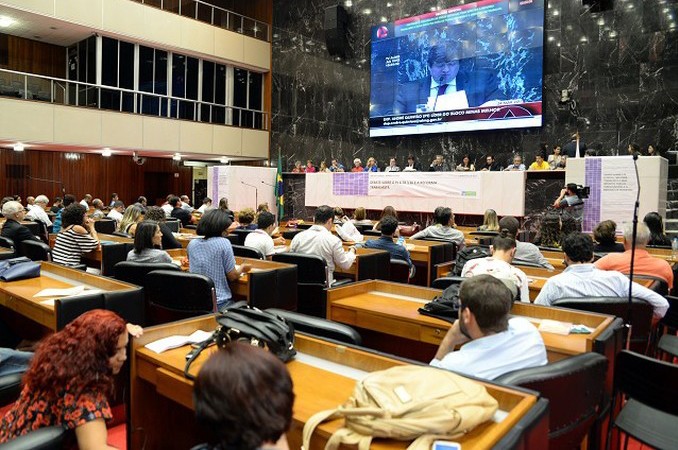 Reforma trabalhista é alvo de críticas em debate na ALMG