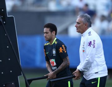 Fagner e Firmino garantem escalação contra o Paraguai pelas eliminatórias