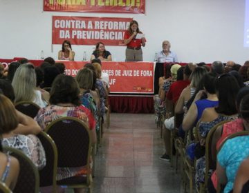 Professores Municipais suspendem greve