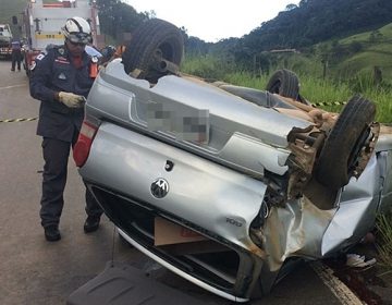 Uma pessoa morre e outra fica ferida em capotamento na Serra de Pirapanema