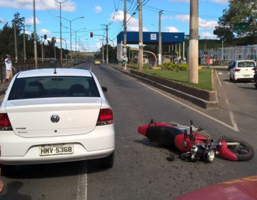 Acidente envolvendo carro e moto na Avenida JK