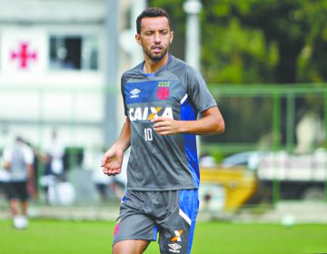 ANTES DO 100º JOGO PELO VASCO, NENÊ CELEBRA MARCA E MIRA VAGA NA LIBERTADORES