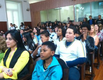 Projeto estimula politização de alunos de escolas públicas e privadas