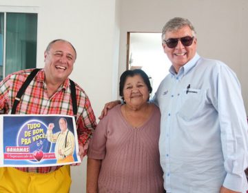 Nerso da Capitinga visita fã de supermercados