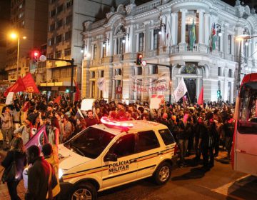 Estudantes e trabalhadores ocupam ruas do Centro e pedem a saída de Michel Temer