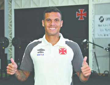 VASCO ACERTA RETORNO DE LATERAL-ESQUERDO POLÊMICO