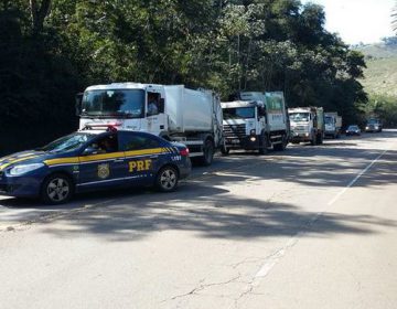 PRF fiscaliza transporte de resíduos sólidos na região