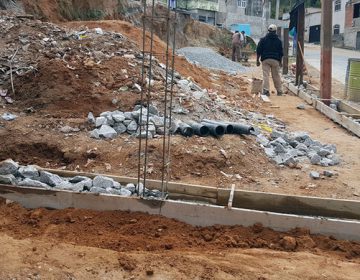 Secretaria de Obras começa construção de praça no Bairro JK