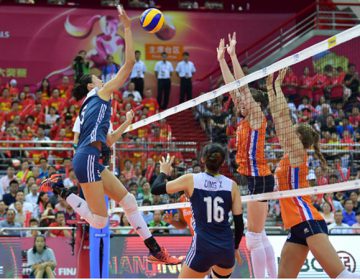 China vence a Holanda e coloca Brasil na semifinal