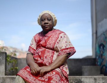 Militante da causa negra recebe título de Doutora Honoris Causa