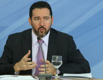 Ministro do Planejamento abre mão de R$18 mil da remuneração mensal