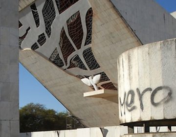 Proposta prevê pena de até três anos de prisão para pichação de monumento tombado