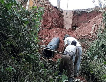 Secretaria de Obras recupera rede de drenagem no Bairro Santa Rita