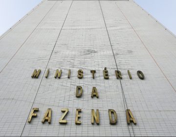 Após rebaixamento, Fazenda reforça compromisso com ajuste fiscal e reformas