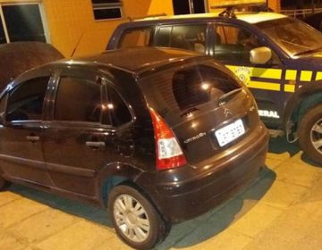 Carro roubado há dois anos é recuperado pela PRF durante fiscalização na BR-116 em Leopoldina