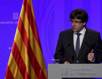 Presidente destituído da Catalunha insiste em governar de Bruxelas