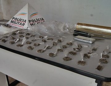 PM apreende 40 buchas de maconha e facas em Muriaé