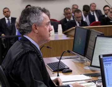 Relator no TRF4 vota por condenação e aumento de pena de Lula