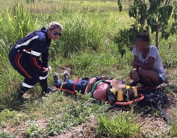 Duas pessoas ficam feridas em acidente entre bicicleta e moto na BR-356