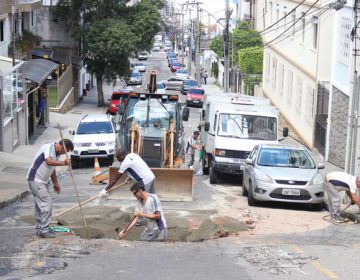 Trecho da Rua Oscar Vidal é interditado para obras da Cesama