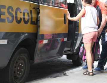 Delegada alerta os pais sobre importância de contratar o transporte escolar regularizado