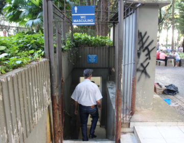 População denuncia problemas de acessibilidade nos banheiros do Parque Halfeld