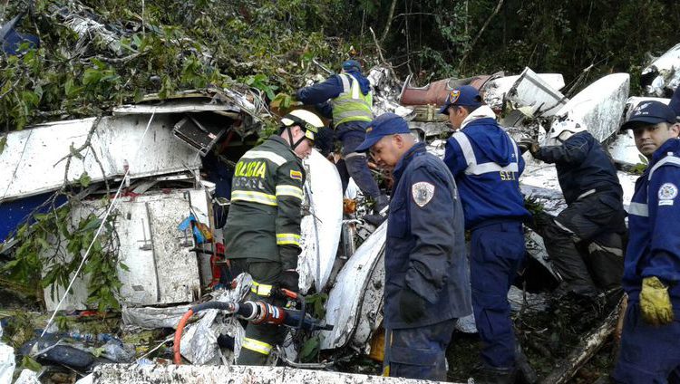 Famílias de vítimas do voo da Chapecoense vão processar empresa aérea