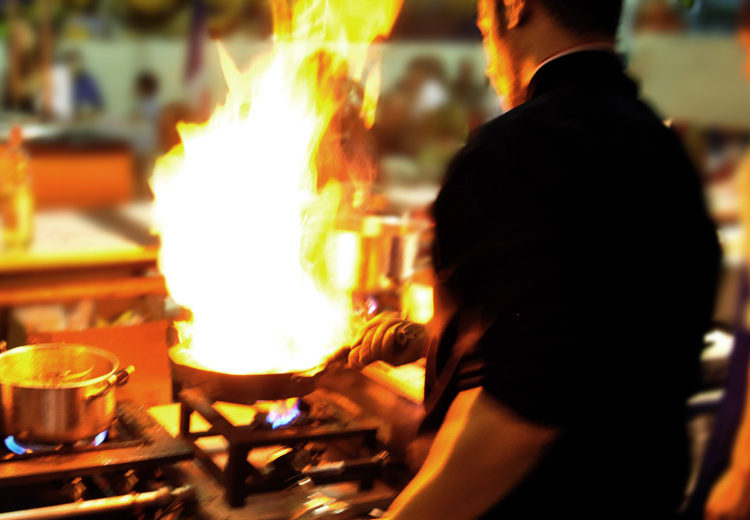 “Cozinha Urbana” reúne clássicos da gastronomia de rua na praça do Bairro Bom Pastor