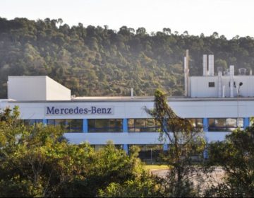 Mercedes-Benz irá contratar 80 profissionais para fábrica em Juiz de Fora