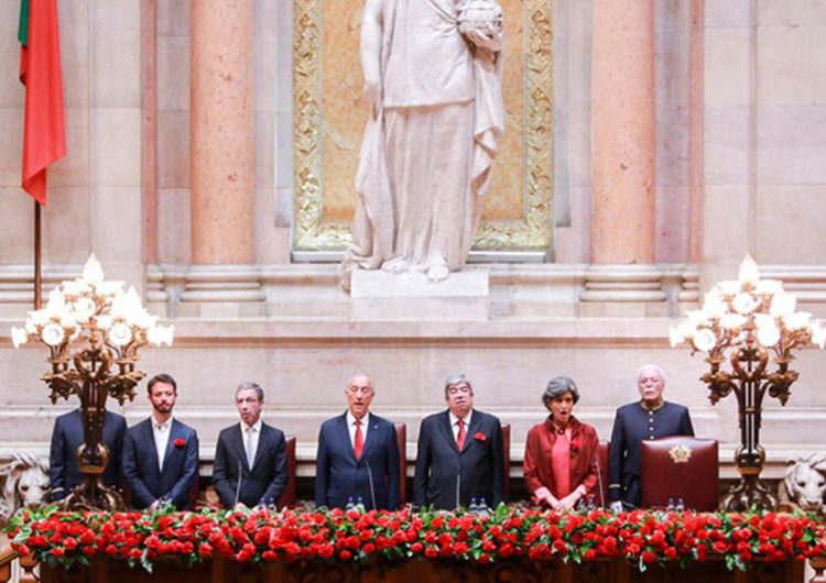 Dia da Liberdade: Portugal comemora 44 anos da Revolução dos Cravos