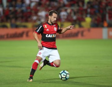 Flamengo vence o Emelec e garante vaga na próxima fase da Libertadores