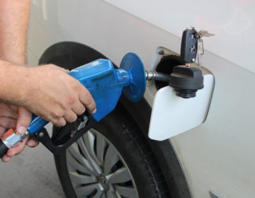 Encarecimento da gasolina em JF é reflexo do cenário estadual
