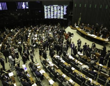 Câmara marca para terça-feira sessão para debater preço de combustível