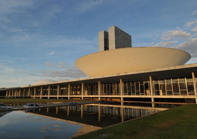 Chegam ao Congresso primeiras MPs do acordo com caminhoneiros