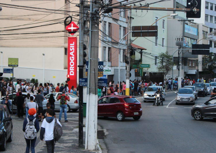 Eleitores deixam para regularizar o título eleitoral na última hora