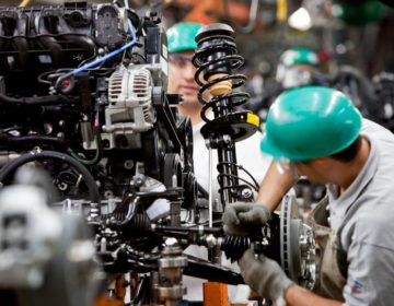 Produção industrial cai em oito locais pesquisados pelo IBGE